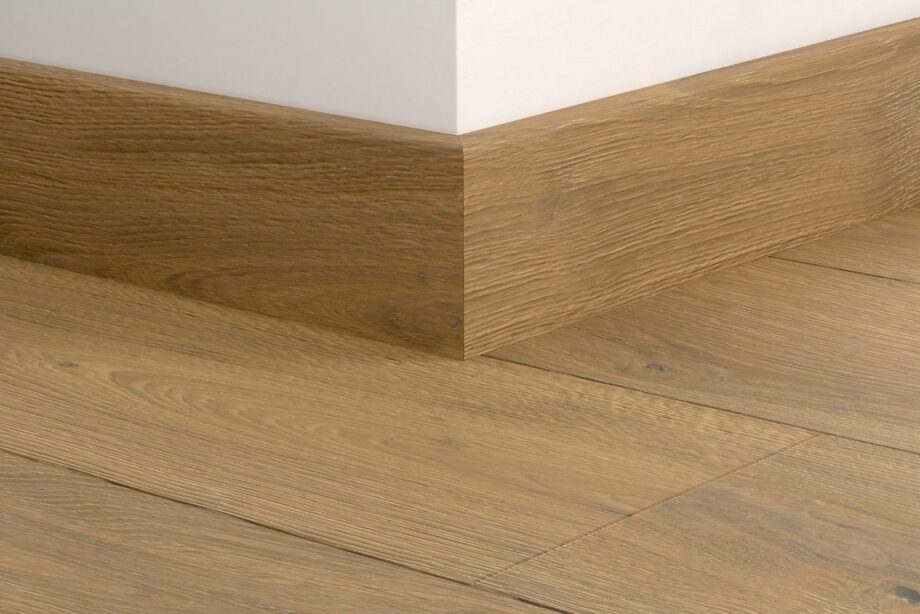 qswppskr06031mm-1 Влагостойкий деревянный плинтус Quick-Step Mustard Oak Extra Matt для паркета, шпон, 16x80x2400 мм