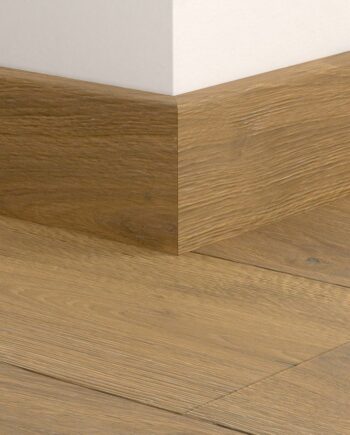 Влагостойкий деревянный плинтус Quick-Step Mustard Oak Extra Matt для паркета, шпон, 16x80x2400 мм